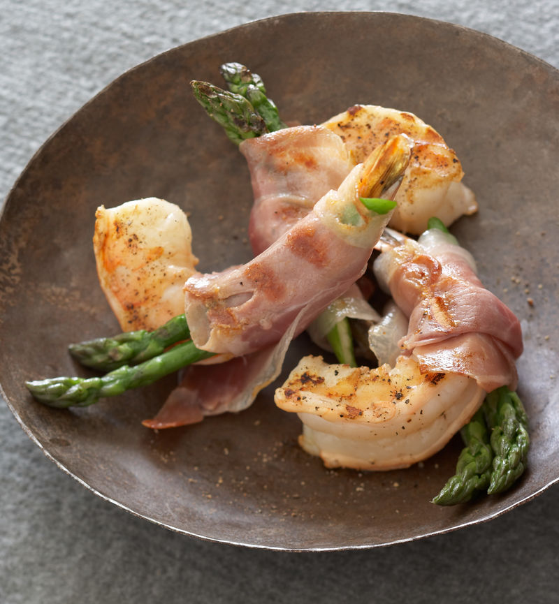 Grilled Jumbo Shrimp With Prosciutto and Asparagus